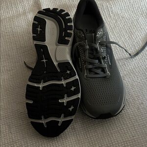 Brooks Men's Black and Gray Athletic Shoes